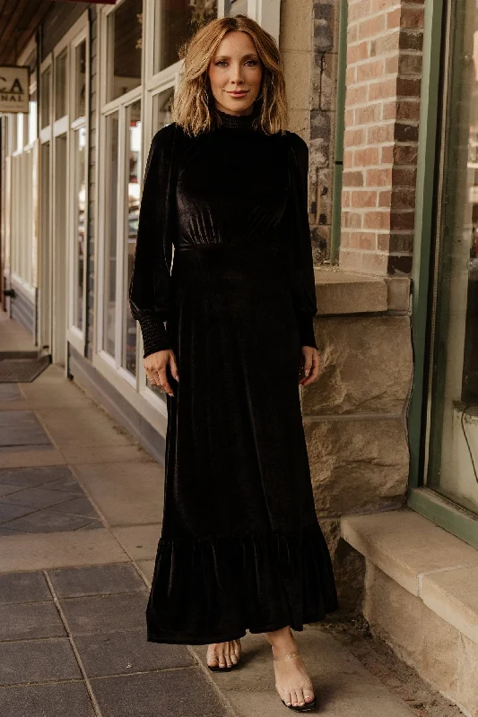 Elodie Velvet Maxi Dress | Black Comfortable Casual Maxi Dress